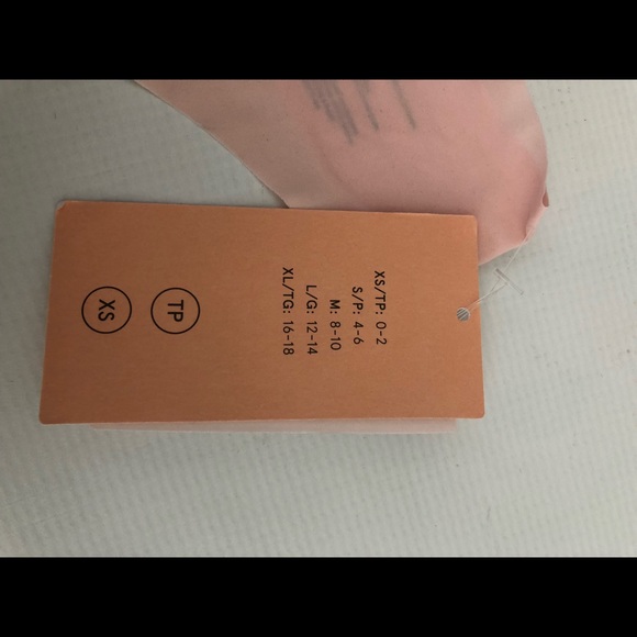 True body thong - Picture 5 of 7